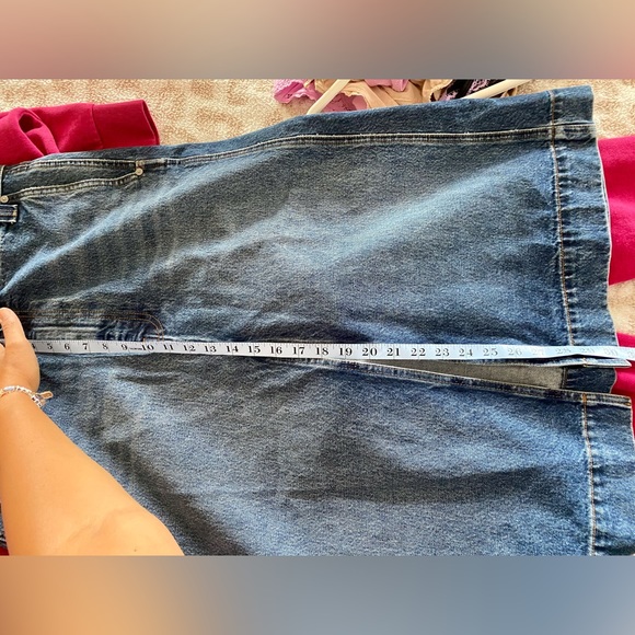 Size 29 KHAITE midi denim Charlene skirt, barely worn, zip fly, front slit - Picture 7 of 7